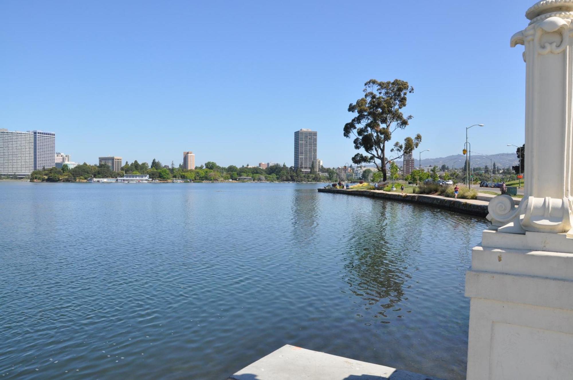 Americas Best Value Inn - Downtown Oakland/Lake Merritt Exterior photo