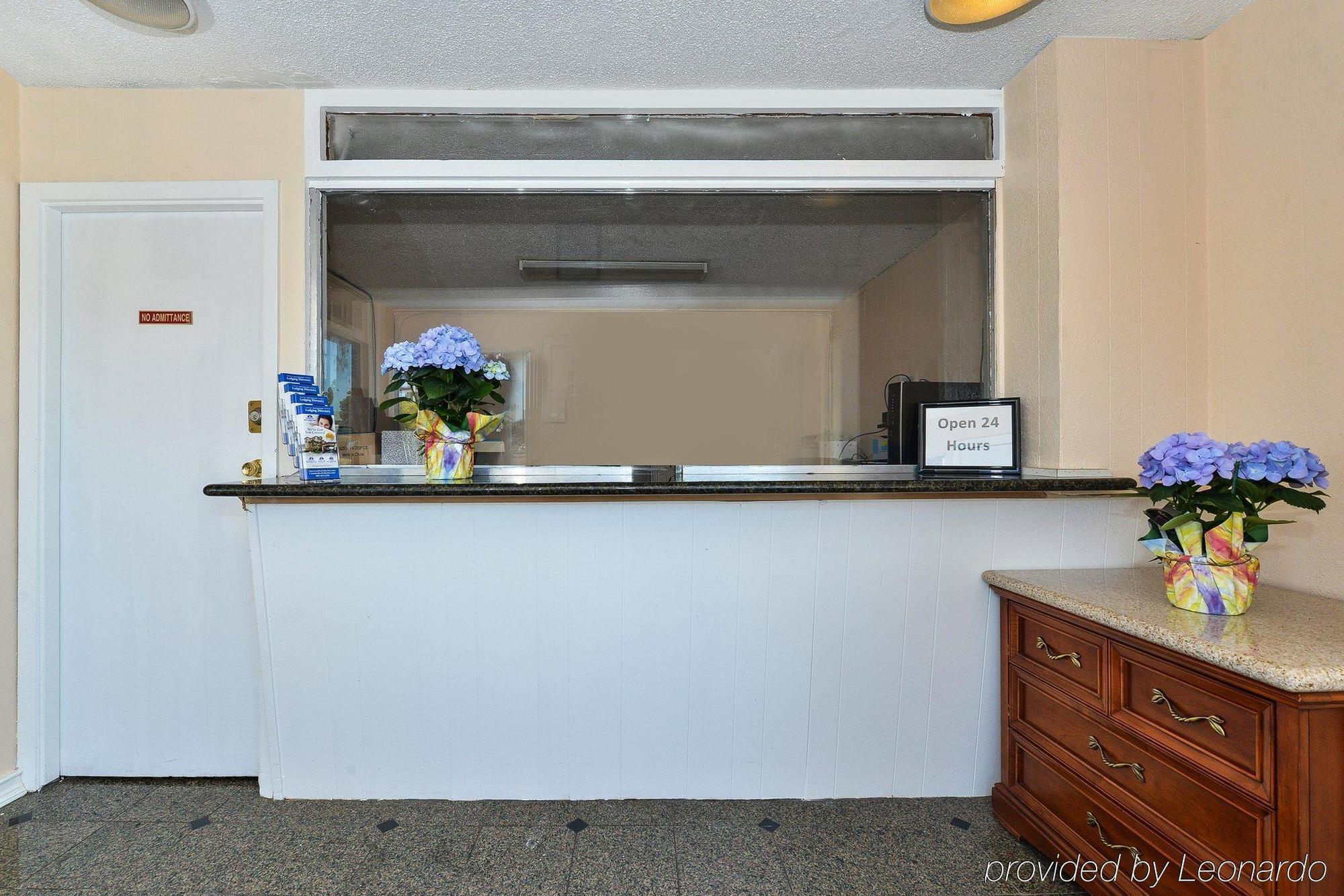 Americas Best Value Inn - Downtown Oakland/Lake Merritt Exterior photo