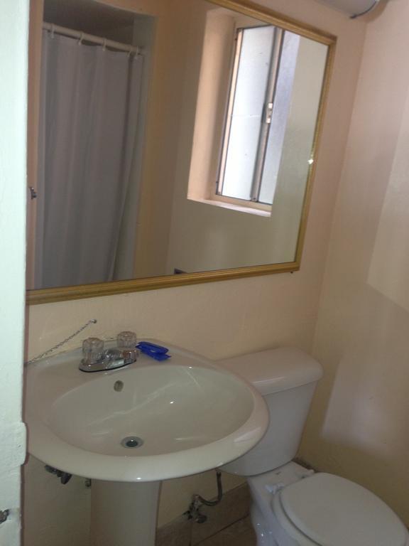 Americas Best Value Inn - Downtown Oakland/Lake Merritt Room photo