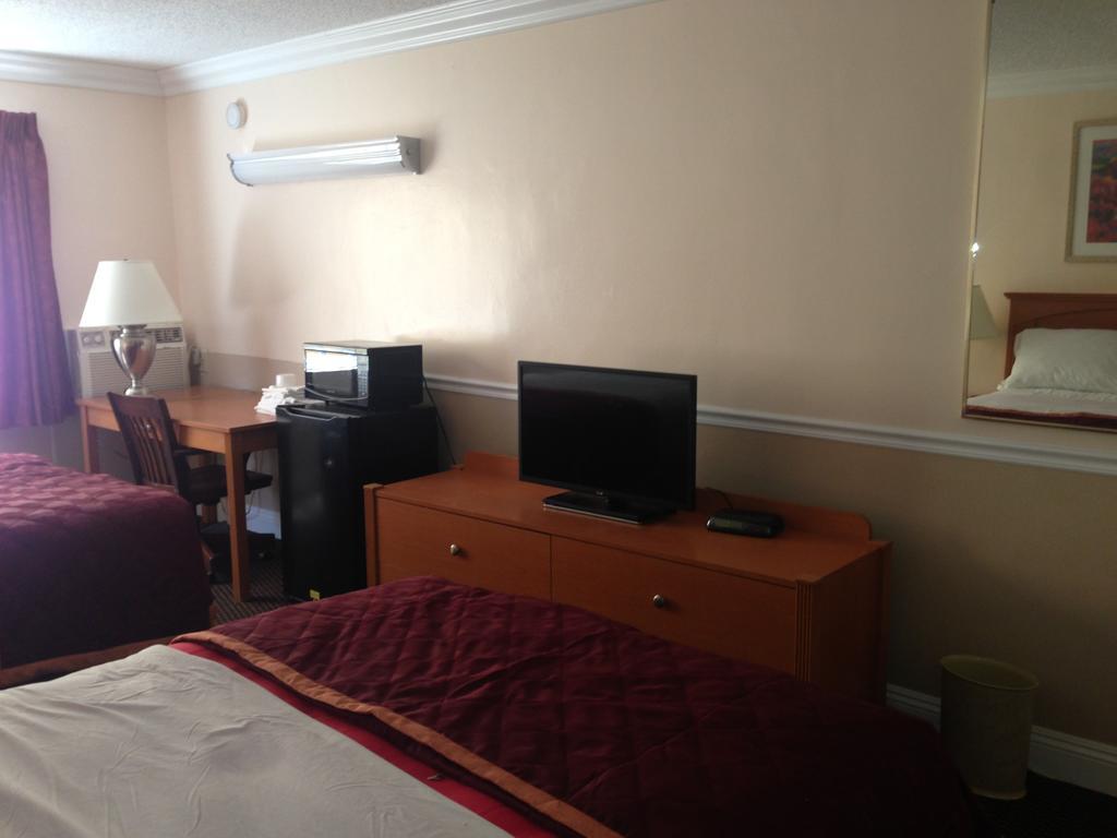 Americas Best Value Inn - Downtown Oakland/Lake Merritt Room photo